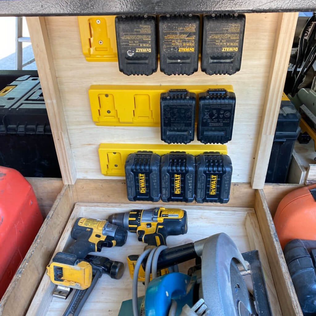 DeWalt 18V & 20V 4-Unit Battery Holder