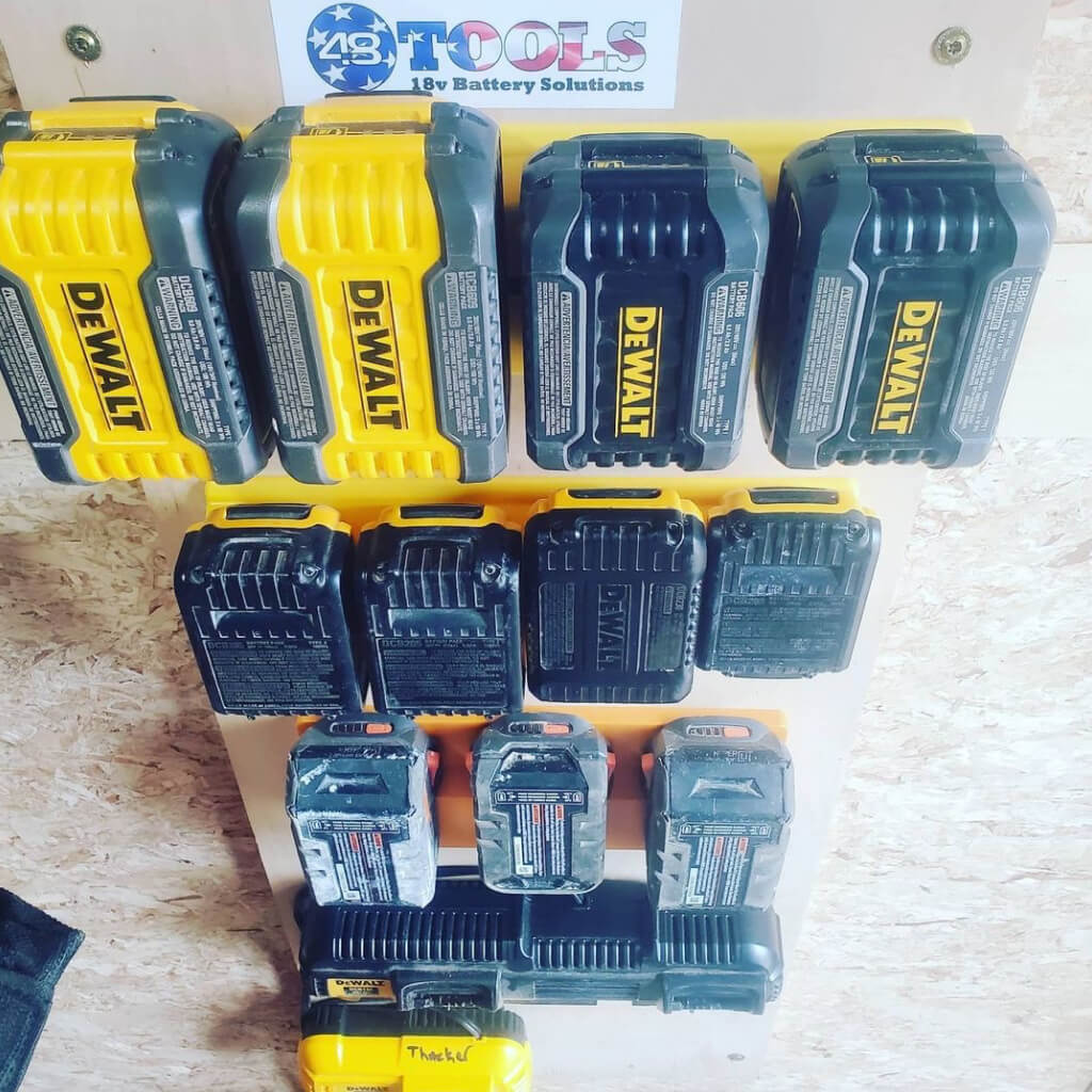 DeWalt Flexvolt 4-Unit Battery Holder